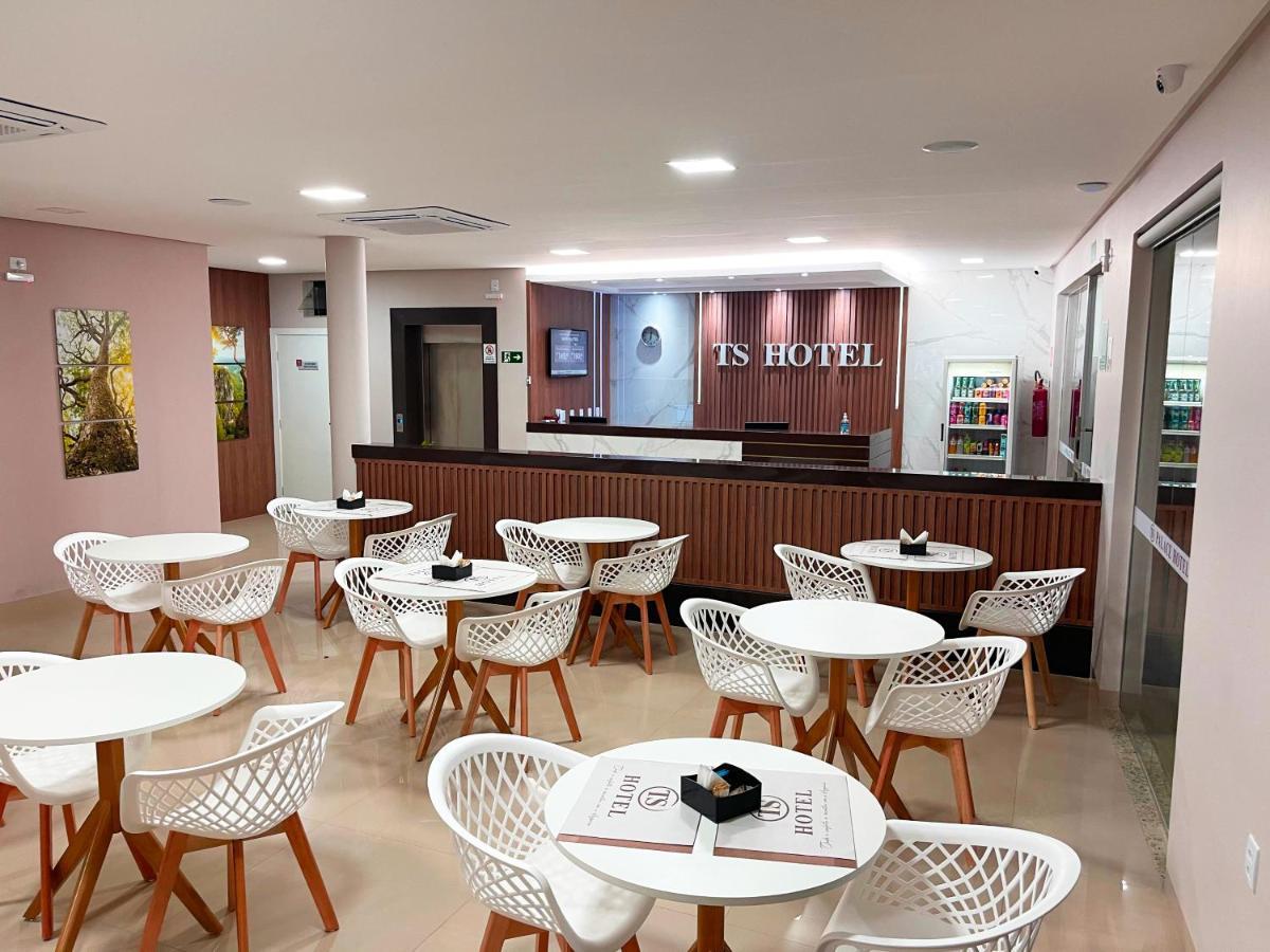 Ts Hotel Porteirinha Екстериор снимка